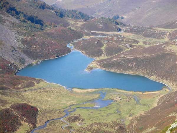 Lac d isaby a hautacam 