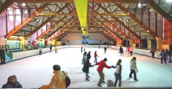 PATINOIRE  COUVERTE / GEDRE 