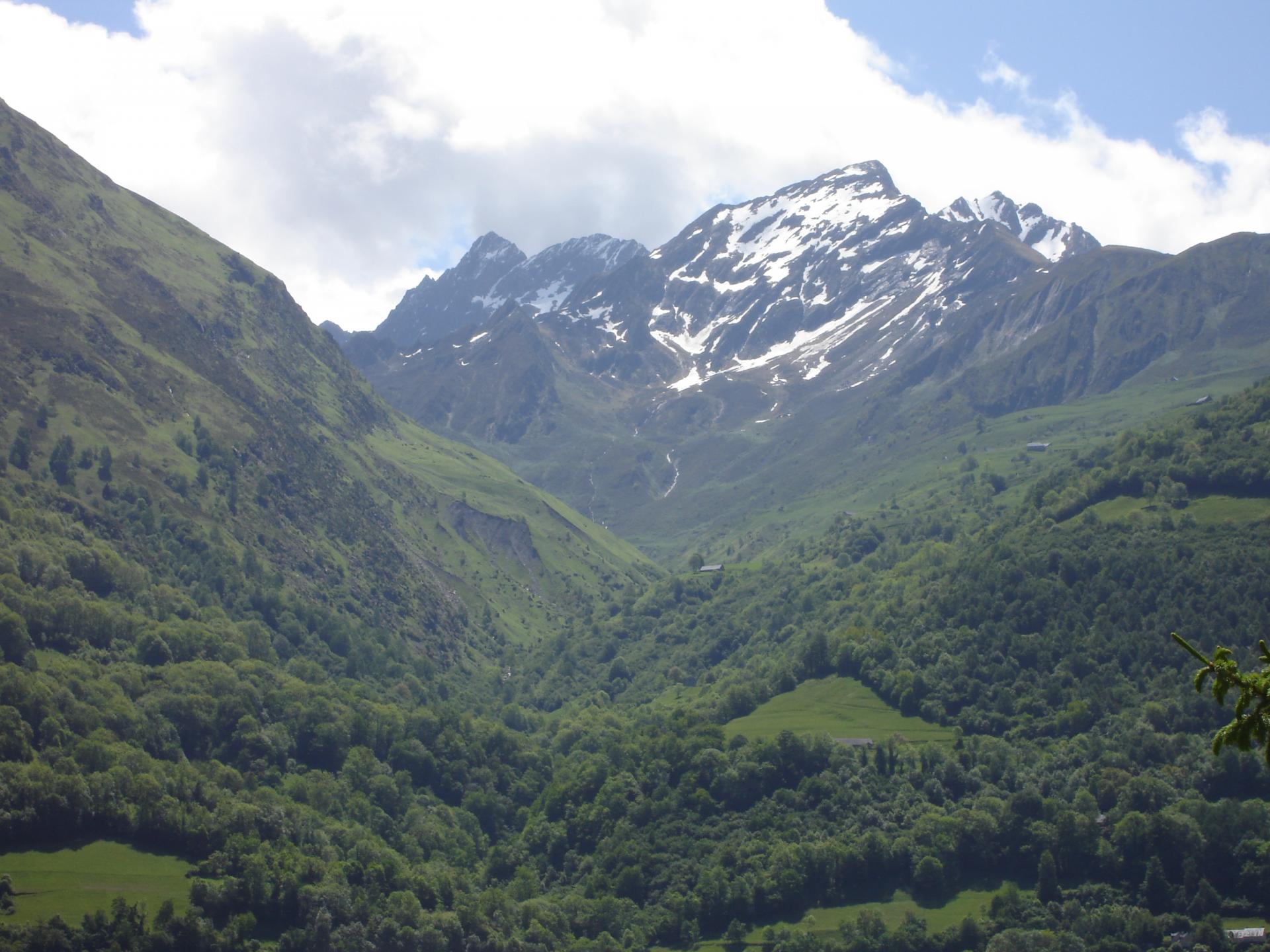 vue montagne  BERGONS  depuis le  gîte